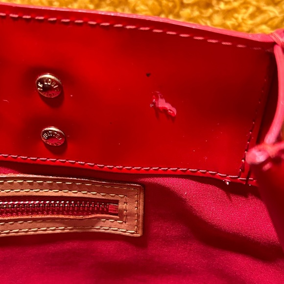 Louis Vuitton Red Vernis Reade PM Embossed Monogram Tote - Picture 12 of 16